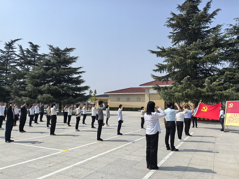 传承红色基因 汲取奋进力量